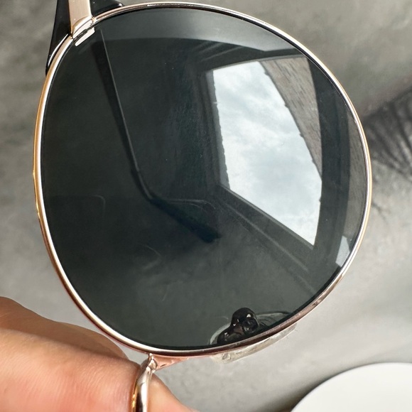 🌸DIFF EYEWEAR🌸 Logan Round Sunglasses - Picture 8 of 14